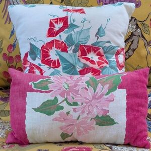 Vintage Handmade Tablecloth Pillows Duo - Lot  Of Two